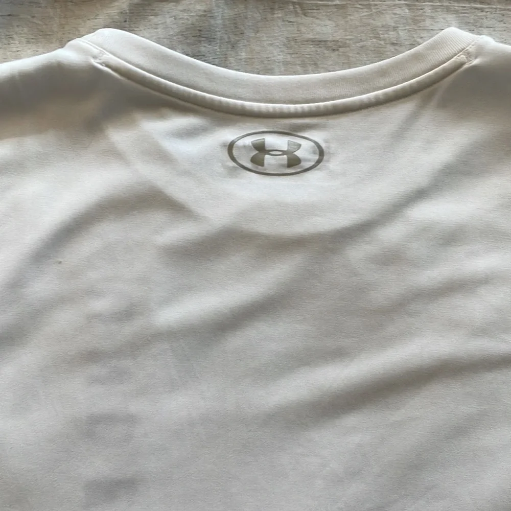 Under Armour Workout Tee Shirt - Picture 6 of 8